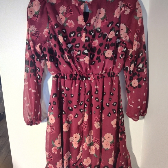 Beautiful flowy flower dress (Girls XL) #251 - Picture 3 of 5